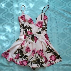 🌸🌺Pink Floral romper🌺🌸